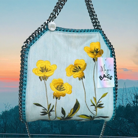 【関税込み】stella mccartney FLOWER' HANDBAG Stella McCartney Black Canvas and Flower Embroidery Clutch